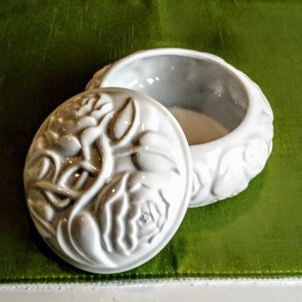 Vintage Germaine Monteil White Rose Porcelain Box